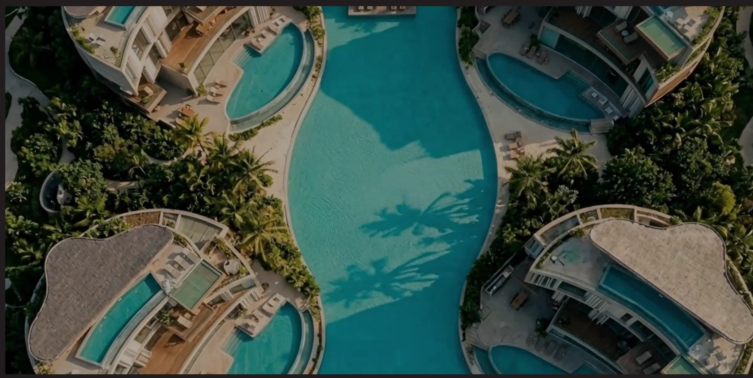 Cubiertas y paisaje tropical