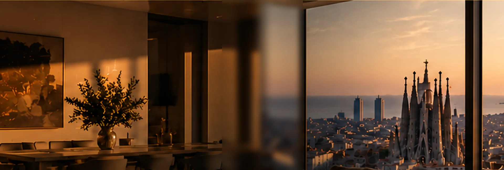Barcelona al atardecer con la Sagrada Família y el mar