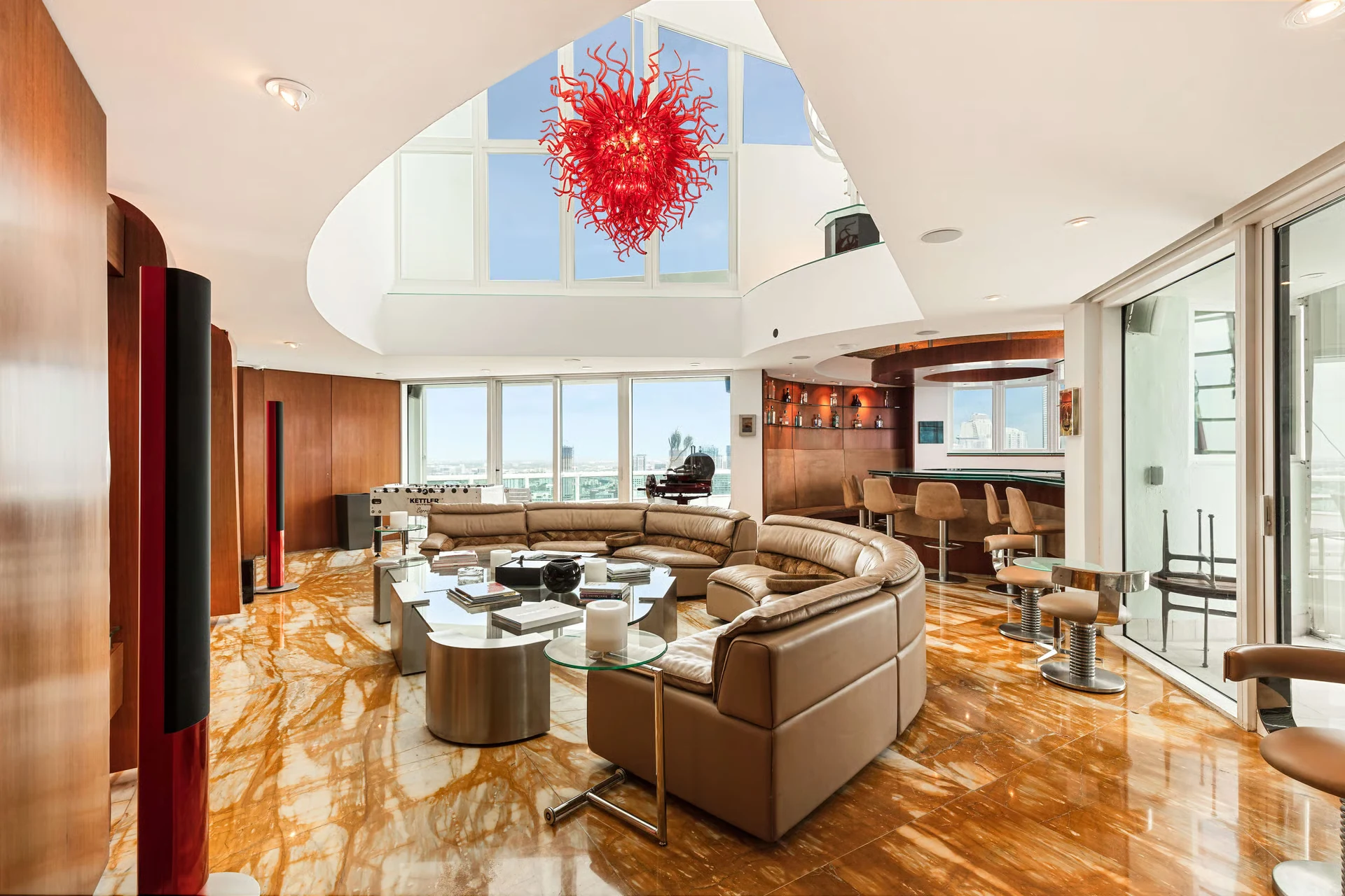Estar y bar, Penthouse Santa María Miami